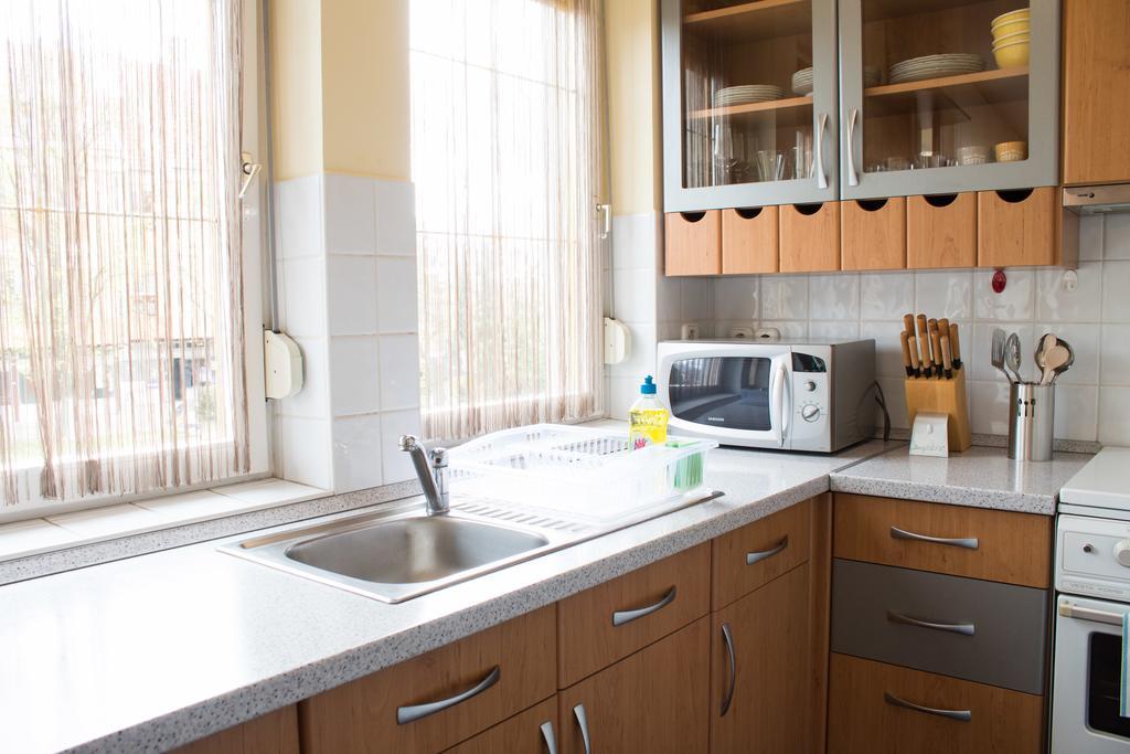 Titan Apartman Gyula Buitenkant foto